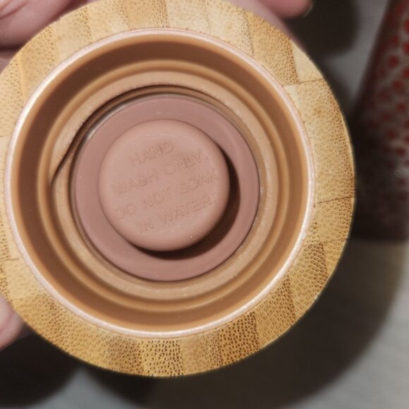 The Pioneer Woman Glass Water Bottle with Red Polka Dots 20 oz Bamboo Lid - Picture 6 of 6